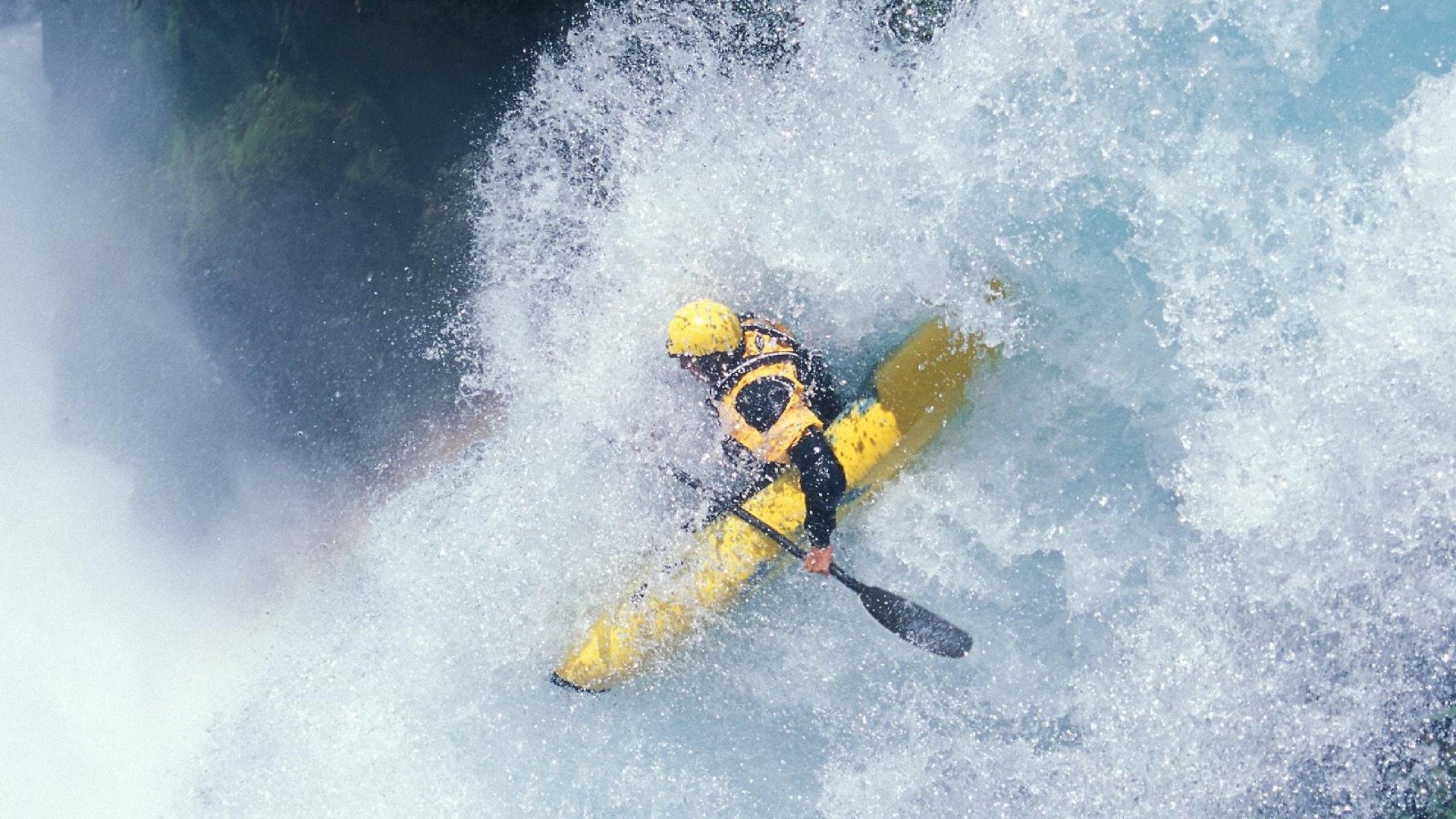 热刺回撤防守及时扼制对手推进节奏，热刺回放
